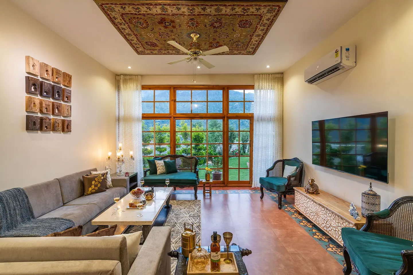 Living room — The Oakridge, Chamba